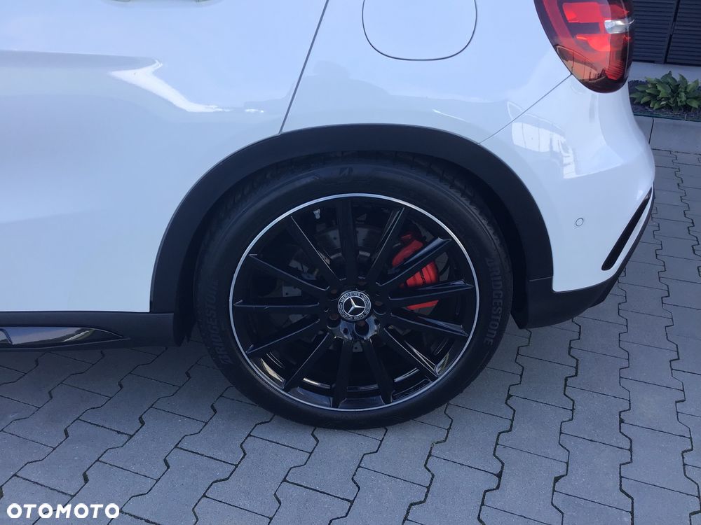 Mercedes-Benz GLA AMG 45 4Matic AMG Speedshift 7G-DCT AMG Night Edition - 37