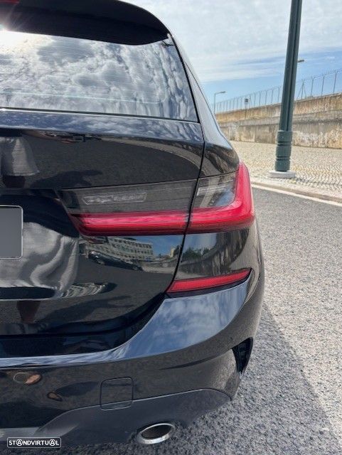 BMW 320 d Pack Desportivo M Auto - 7