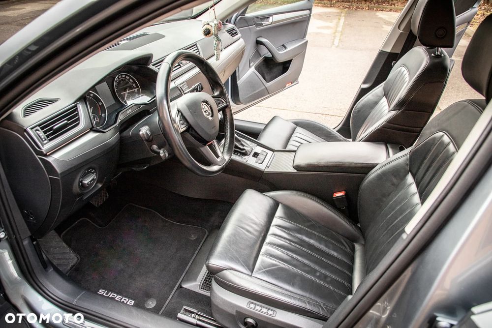 Skoda Superb 2.0 TDI DSG Style - 8