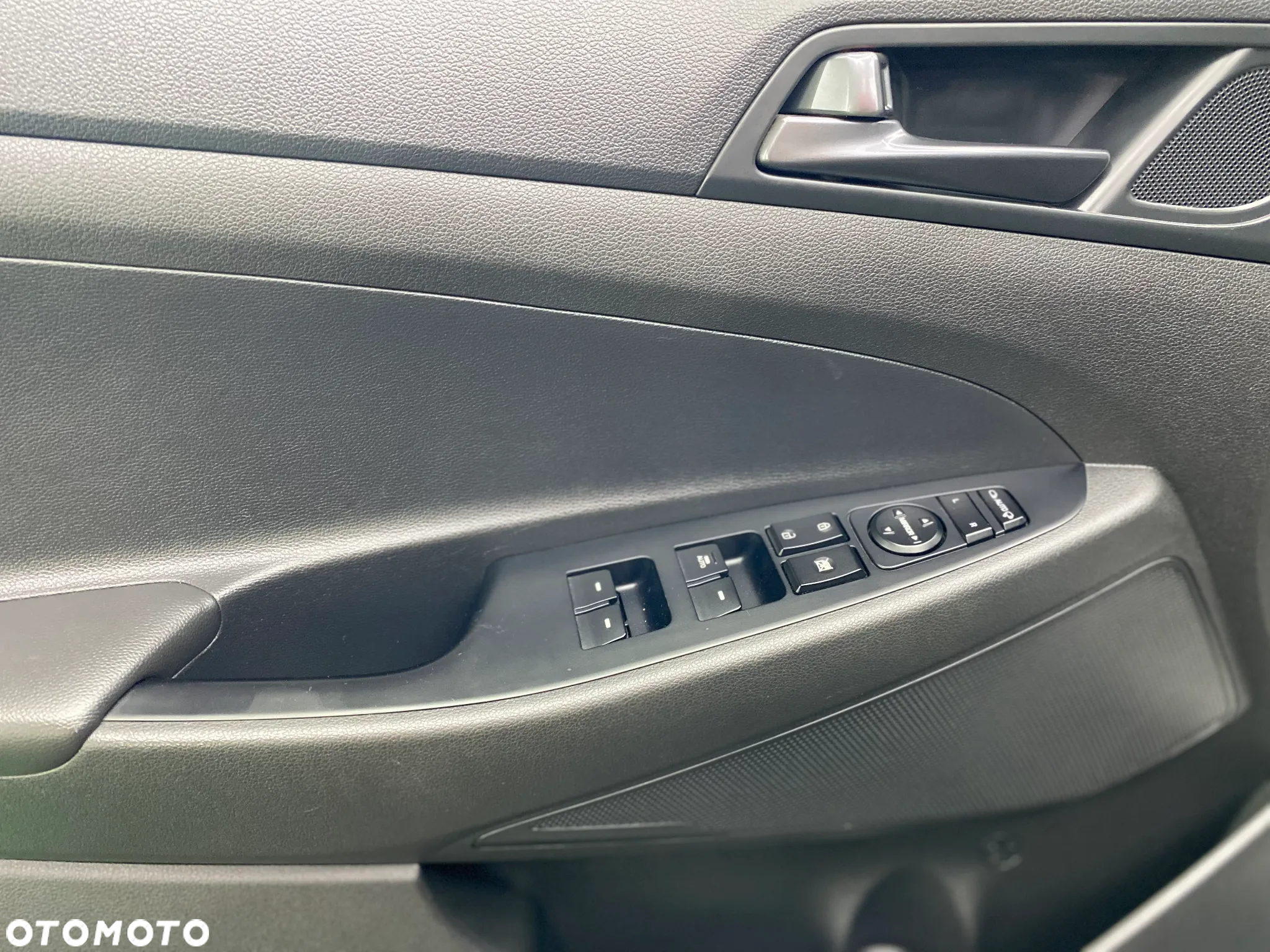 Hyundai Tucson blue 1.7 CRDi 2WD DCT Premium - 27
