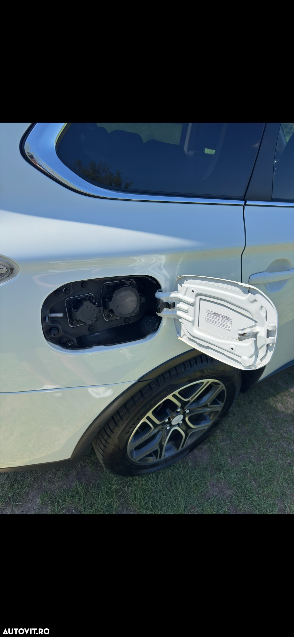 Mitsubishi Outlander 2.0 4WD Plug-In Hybrid - 6
