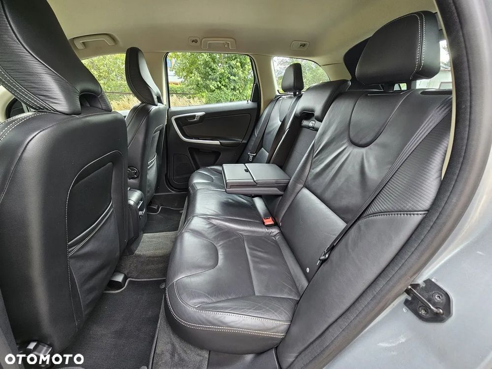 Volvo XC 60 D3 R Design - 20