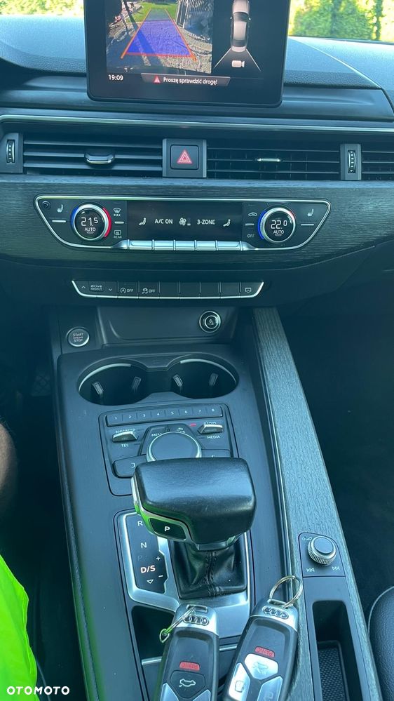 Audi A4 Limousine - 17