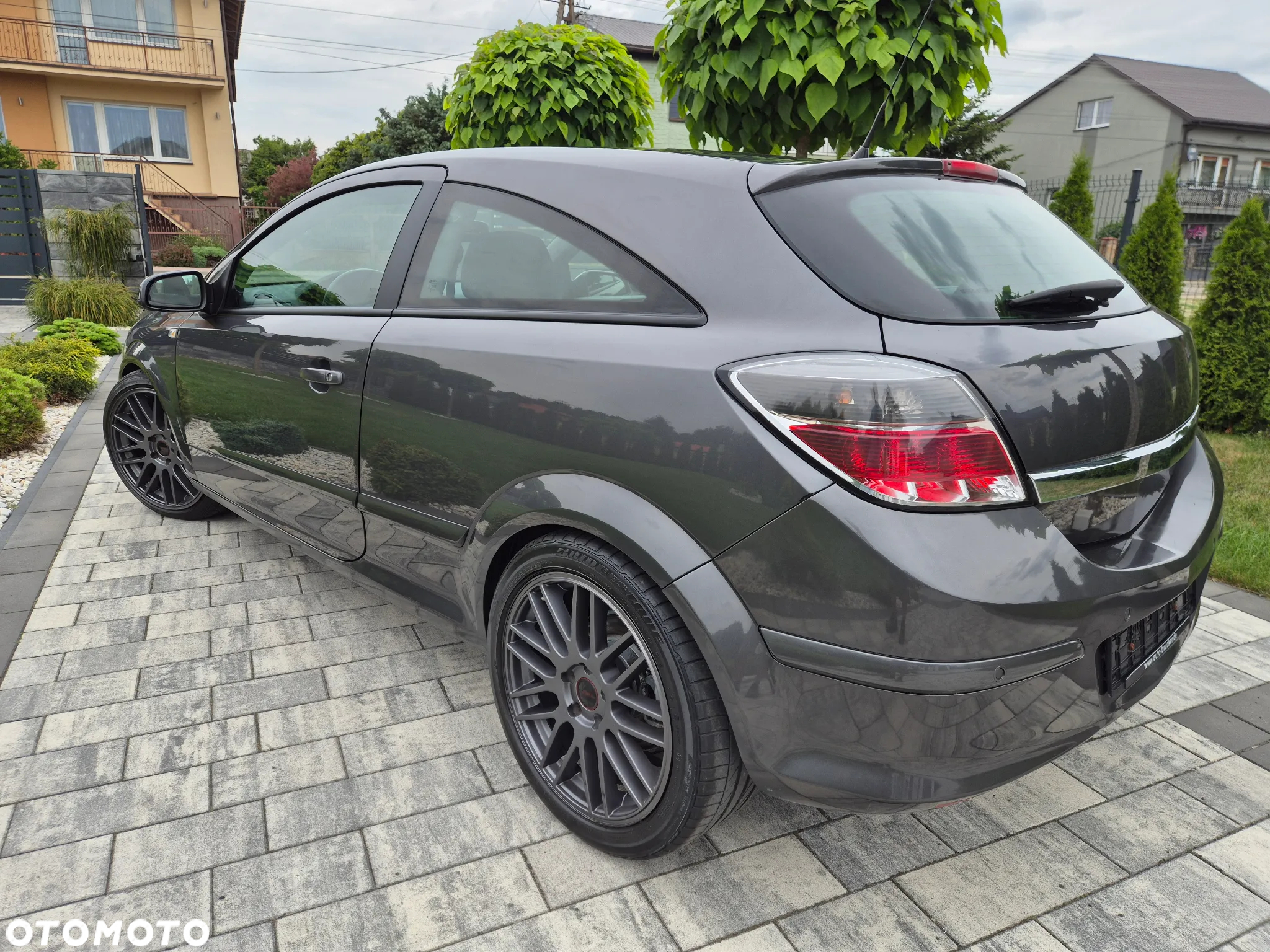 Opel Astra GTC 1.6 - 11
