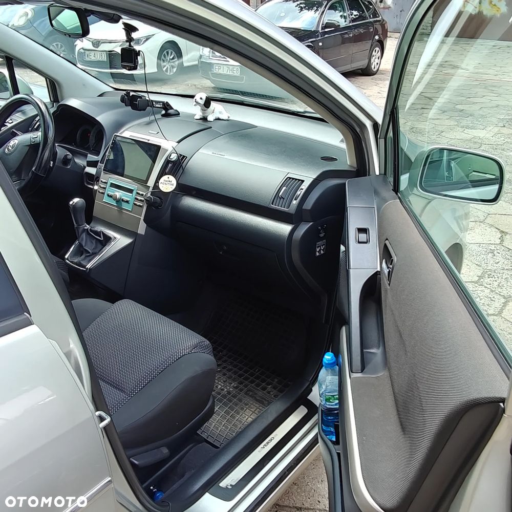 Toyota Corolla Verso 2.2 D-CAT DPF Sol - 6