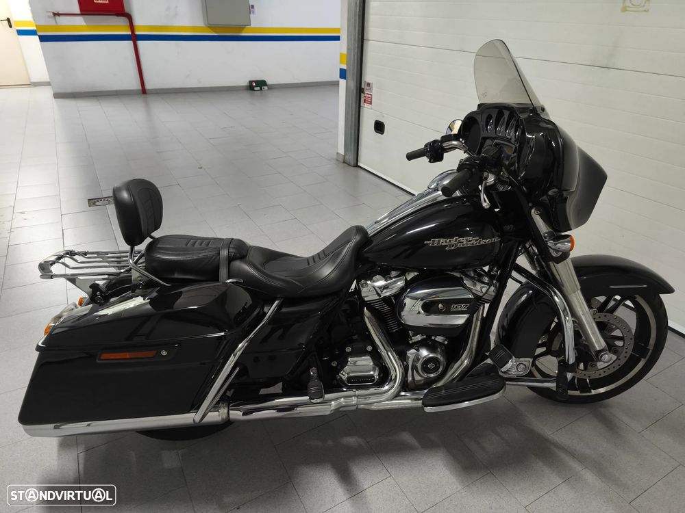 Harley-Davidson FLHXS Street Glide Special - 3