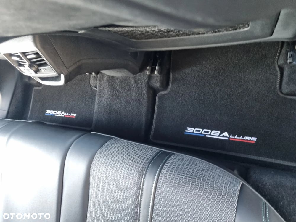 Peugeot 3008 1.2 PureTech Allure S&S EAT6 - 28