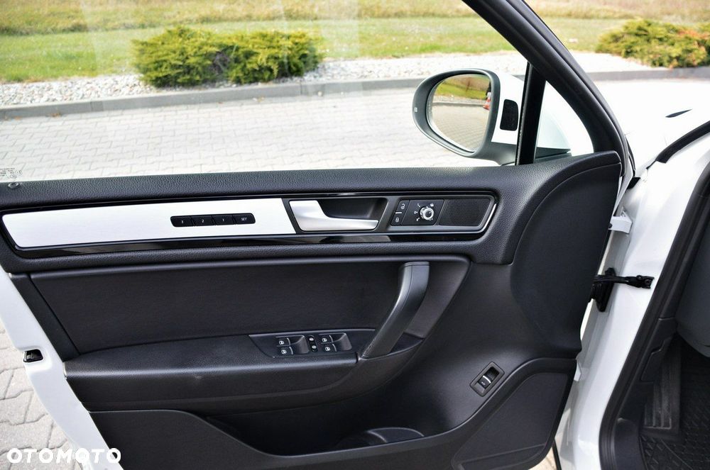 Volkswagen Touareg - 21