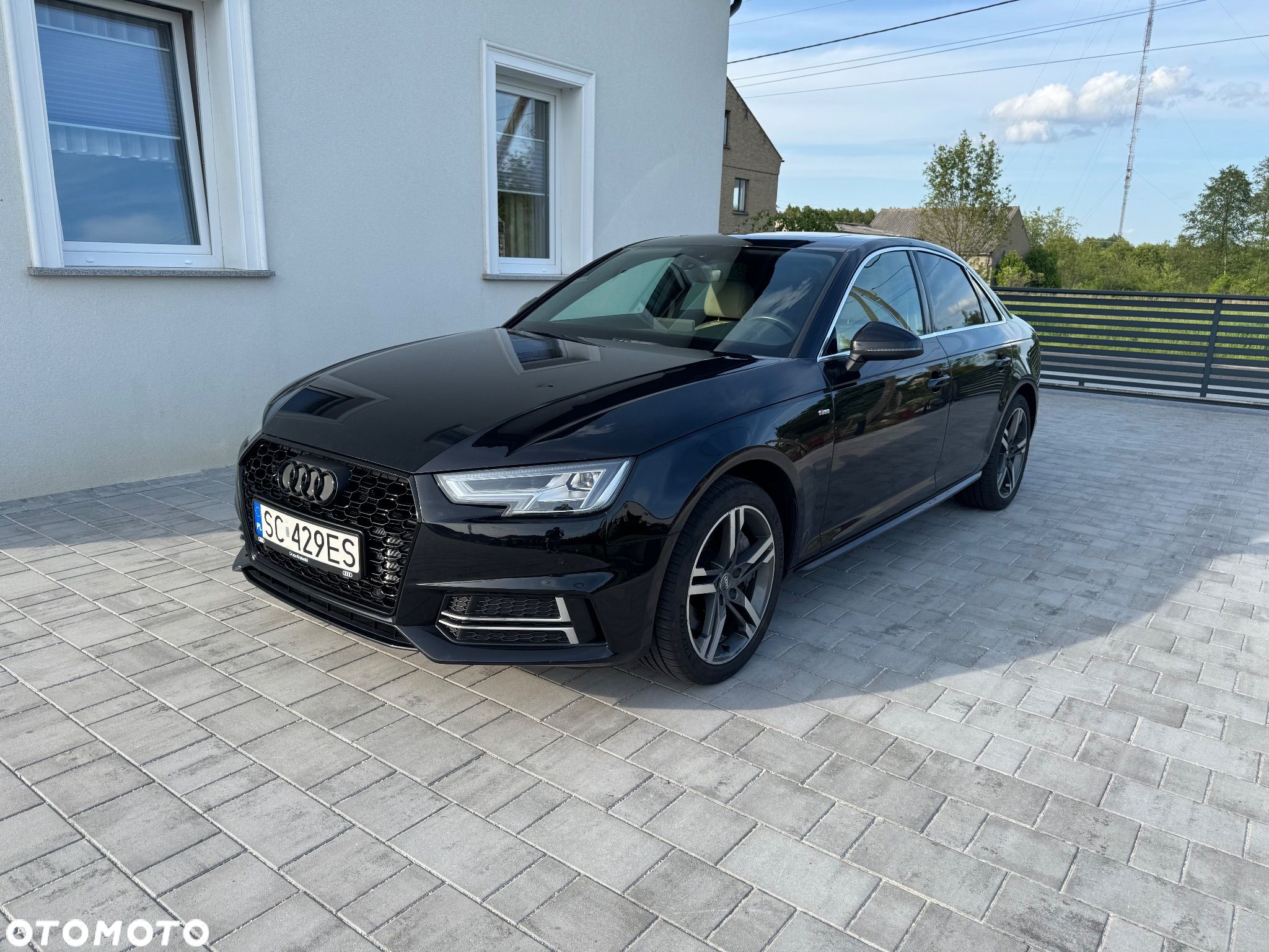 Audi A4 2.0 TFSI quattro S tronic design - 1