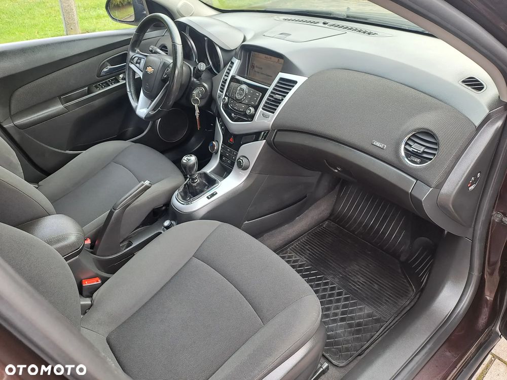 Chevrolet Cruze 1.4 T LT - 12