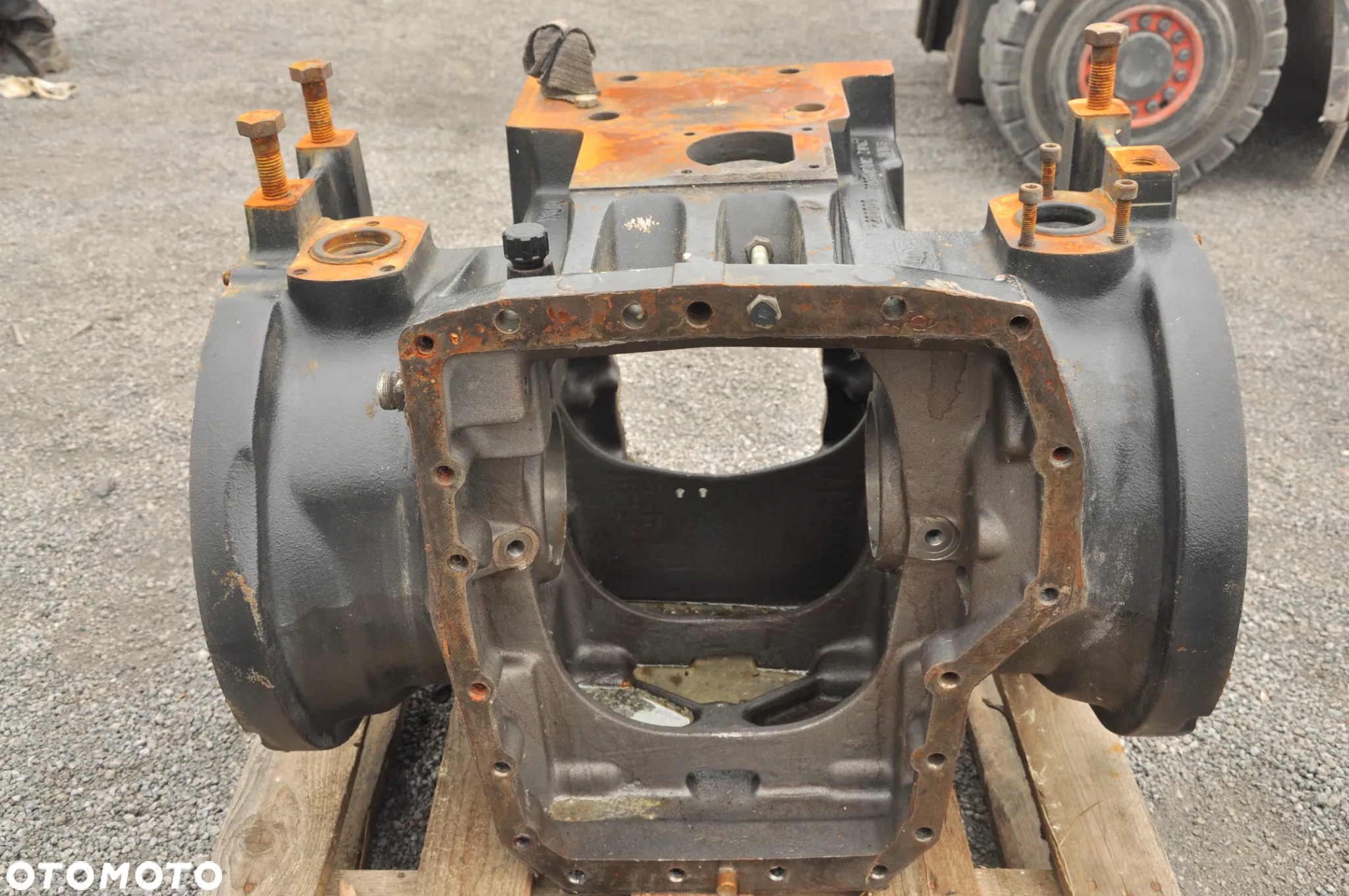 Obudowa tylnego mostu Deutz Fahr M620 - 5