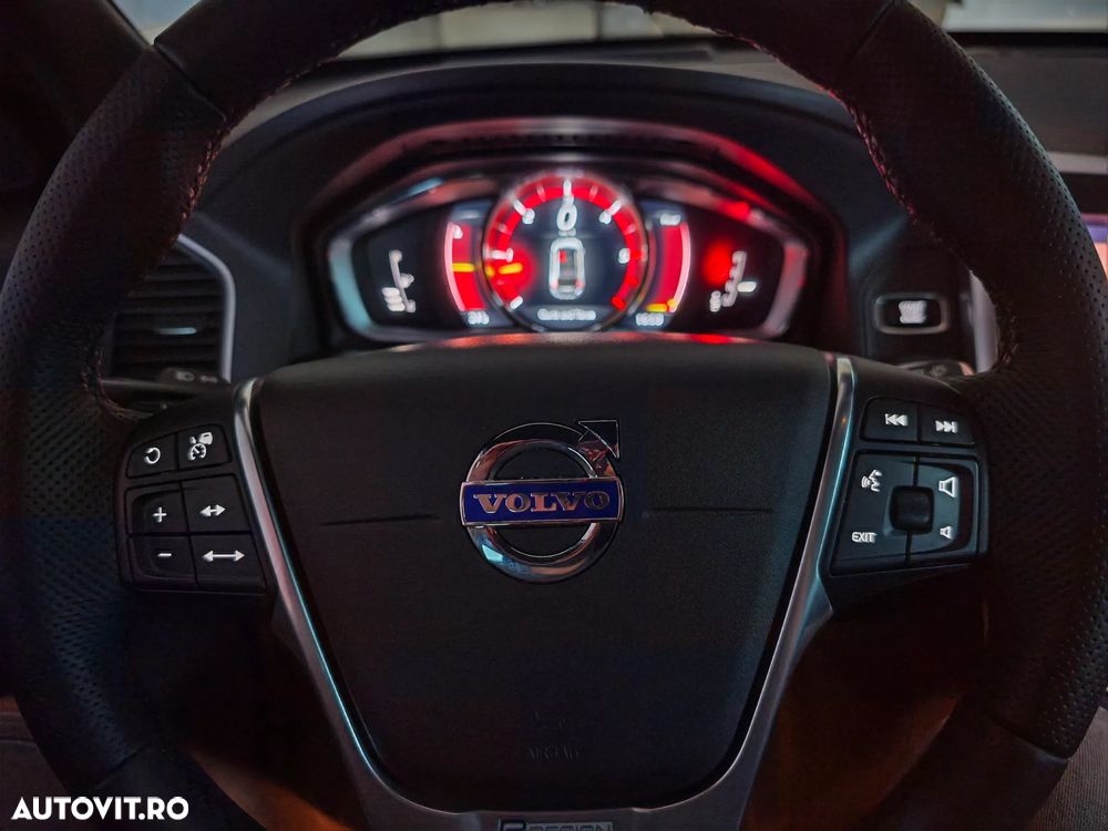 Volvo XC 60 - 30