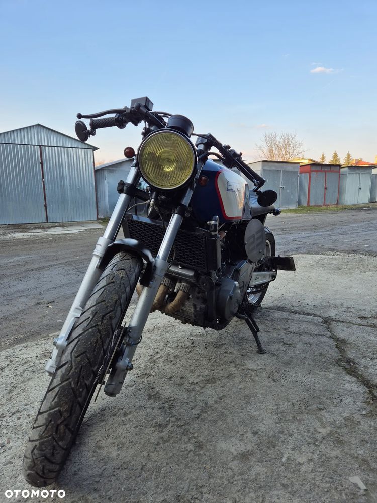 Yamaha XTZ - 8