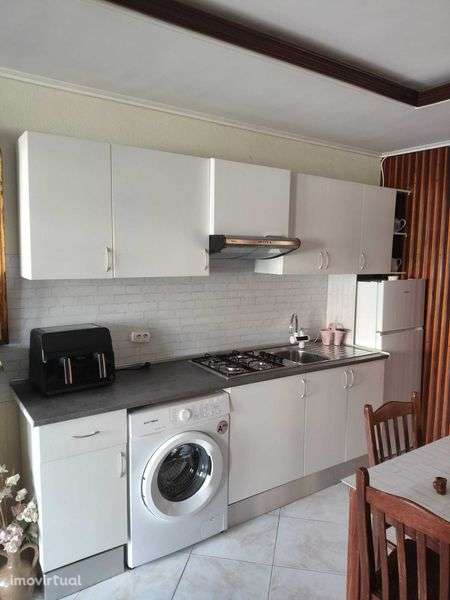 T0 - Andar Moradia / Perto do Fórum Maia - Grande imagem: 2/7