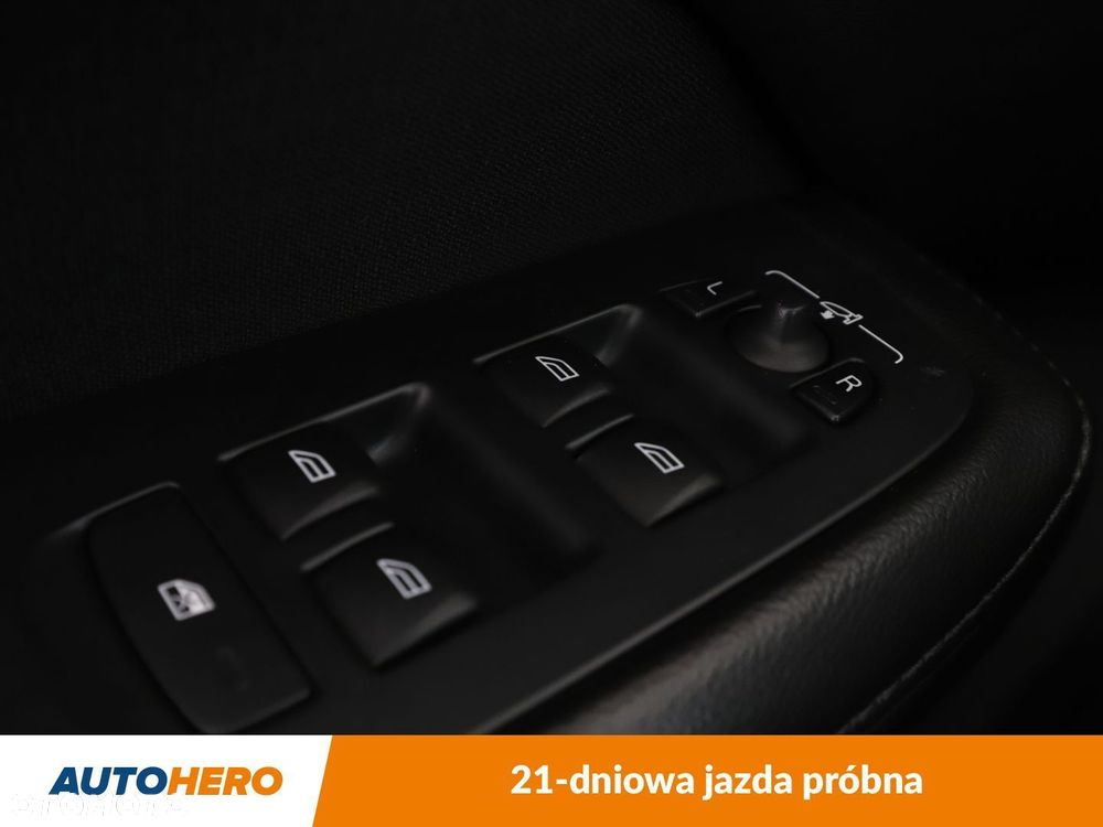 Volvo V60 D3 Momentum Pro - 32