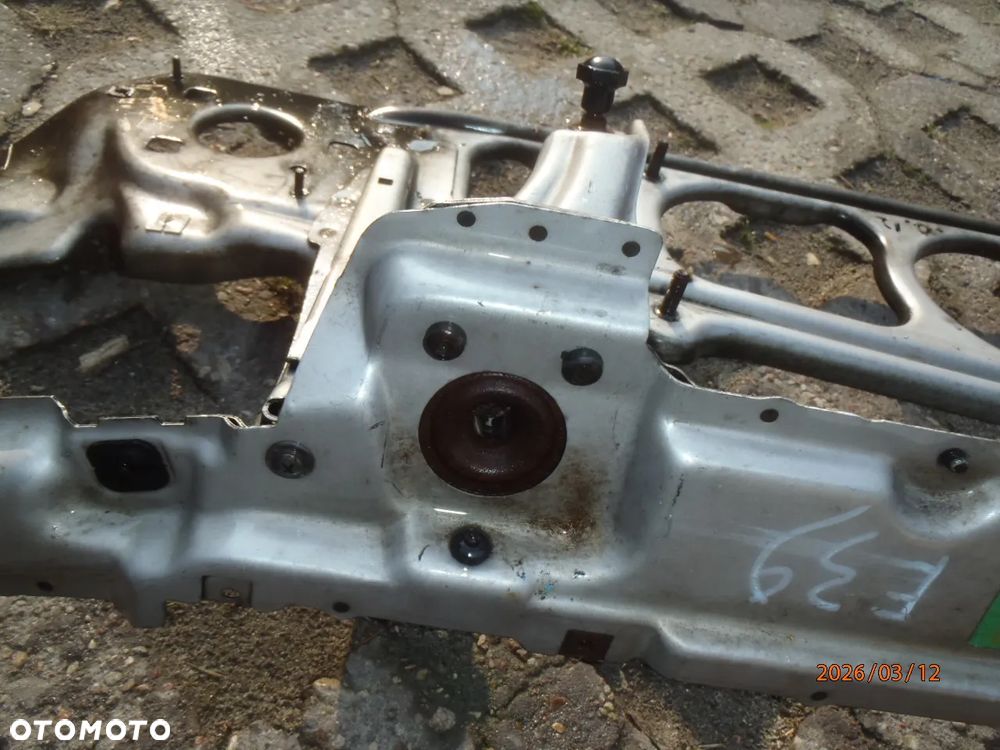 wzmocnienie pas przedni górna belka maski  bmw e39 bez rdzy - 7