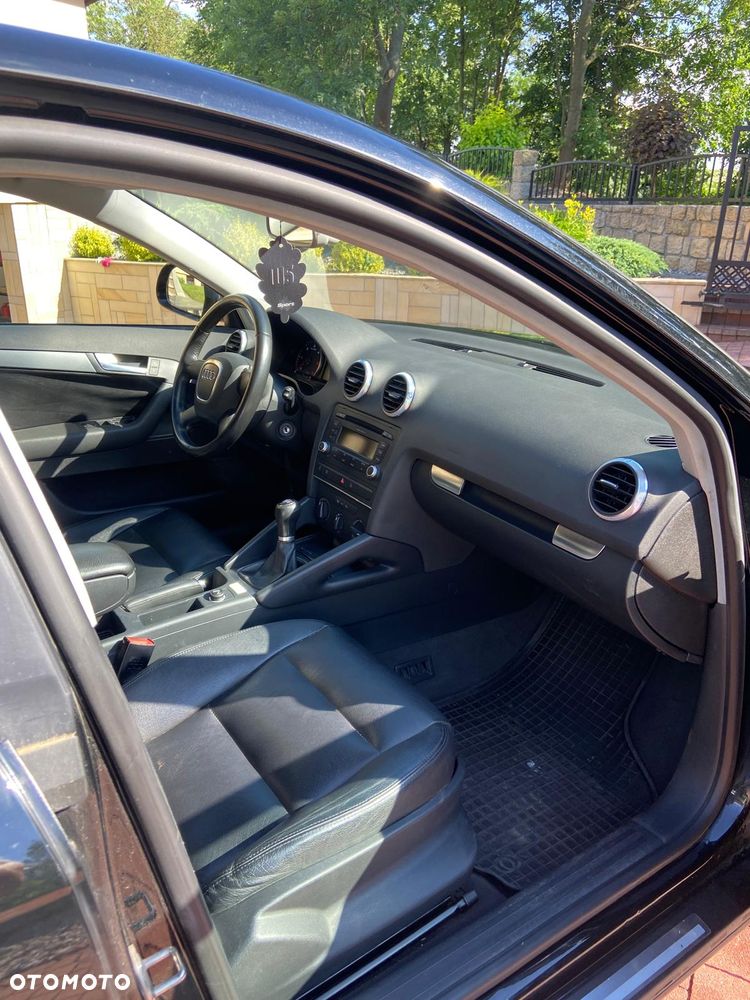 Audi A3 Sportback 1.6 TDI DPF Ambiente - 15