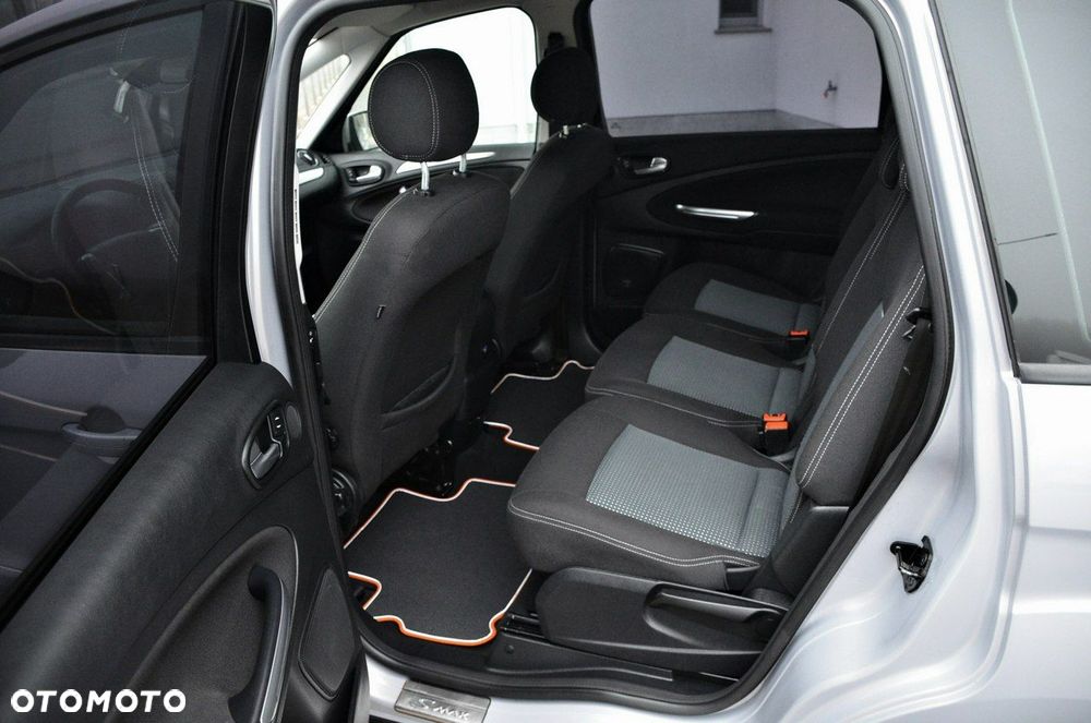 Ford S-Max - 16