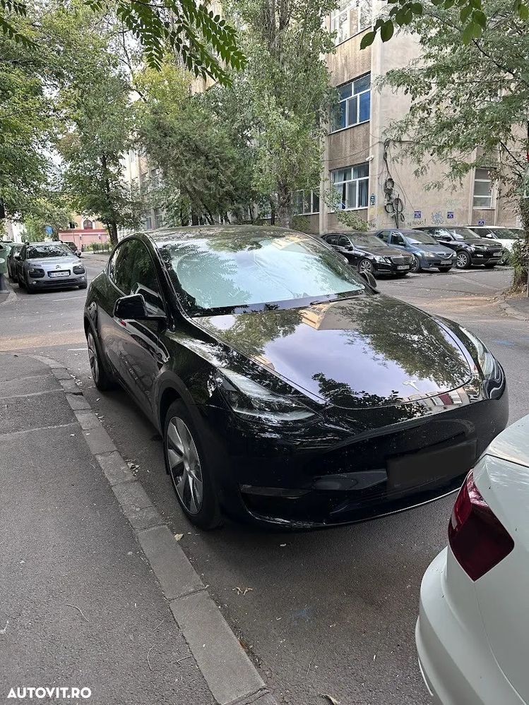 Tesla Model Y AWD Performance - 2