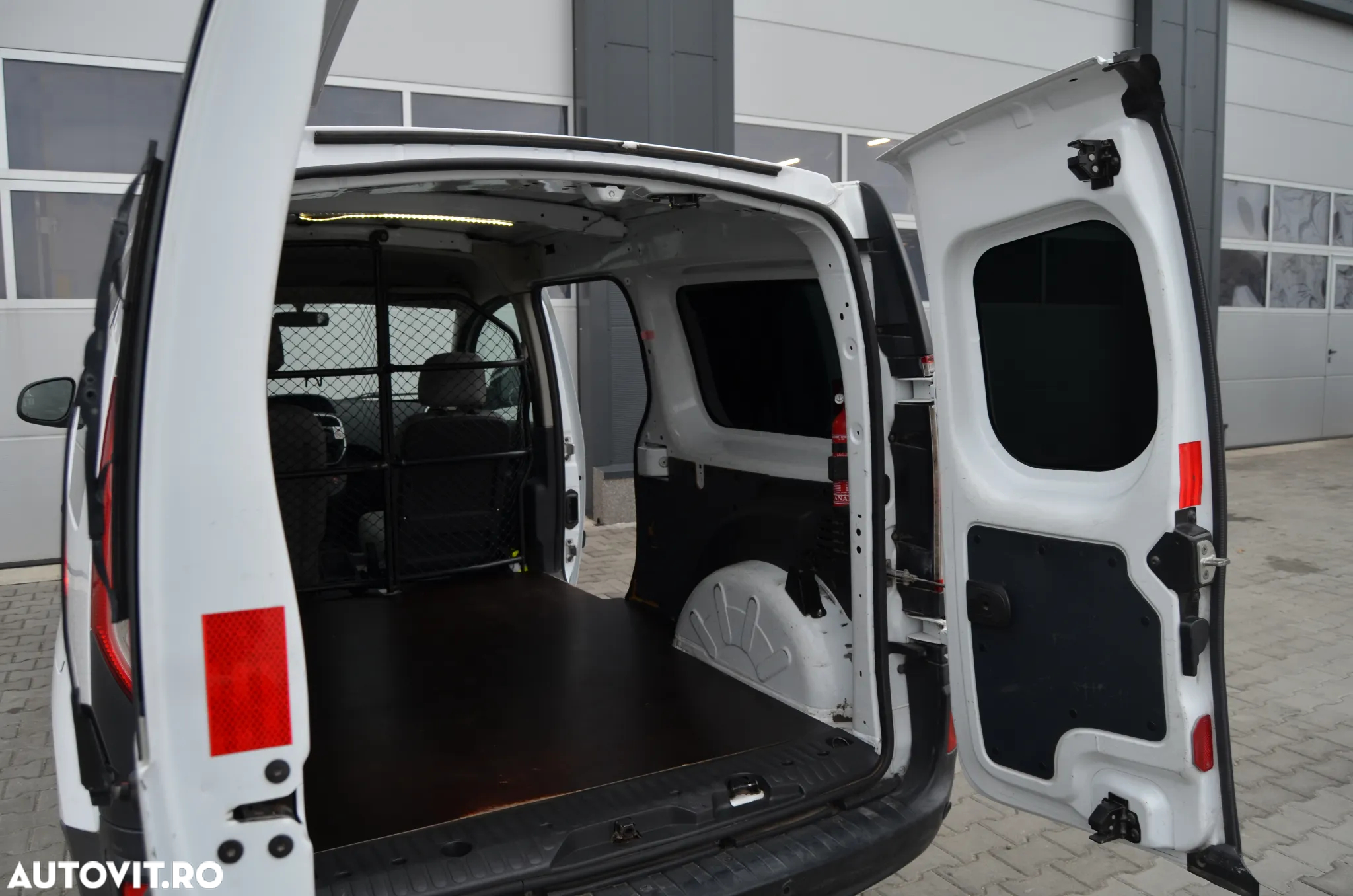 Renault Kangoo dCi 90 FAP Grand - 13