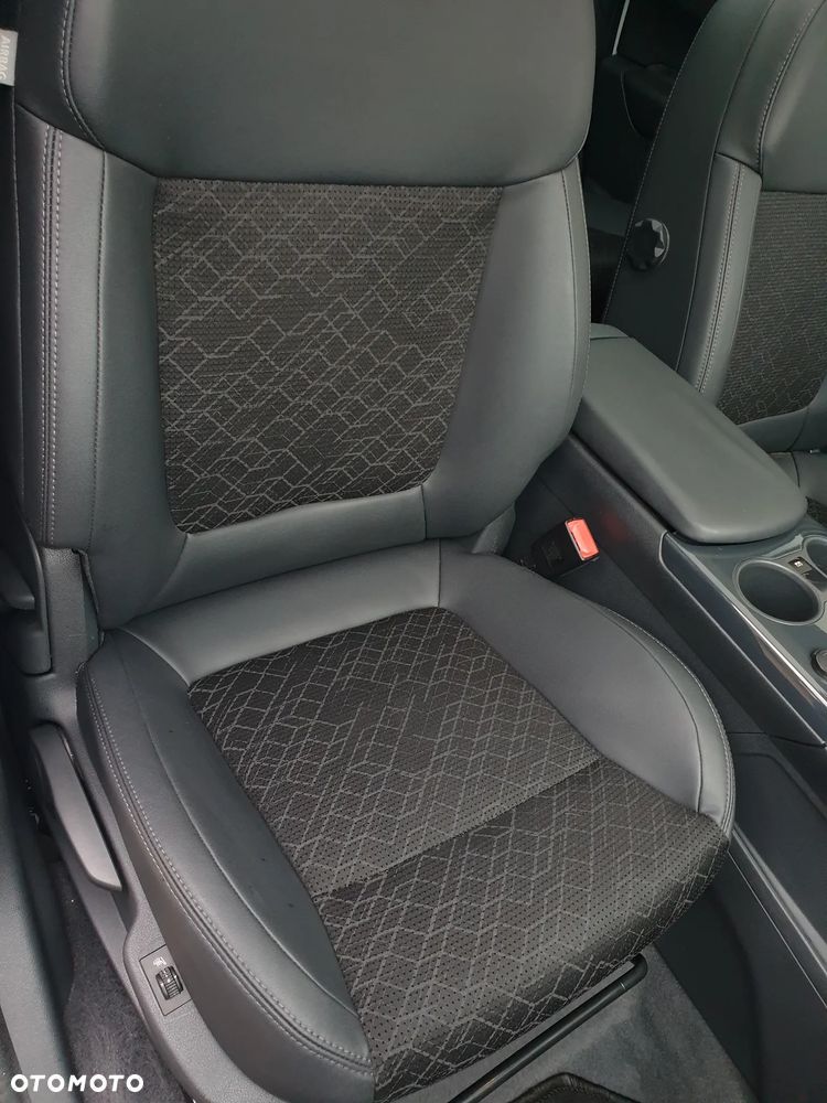 Peugeot 3008 HDi 150 Allure - 34