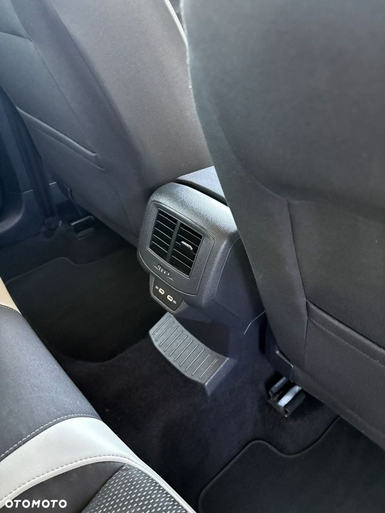 Volkswagen T-Roc - 28