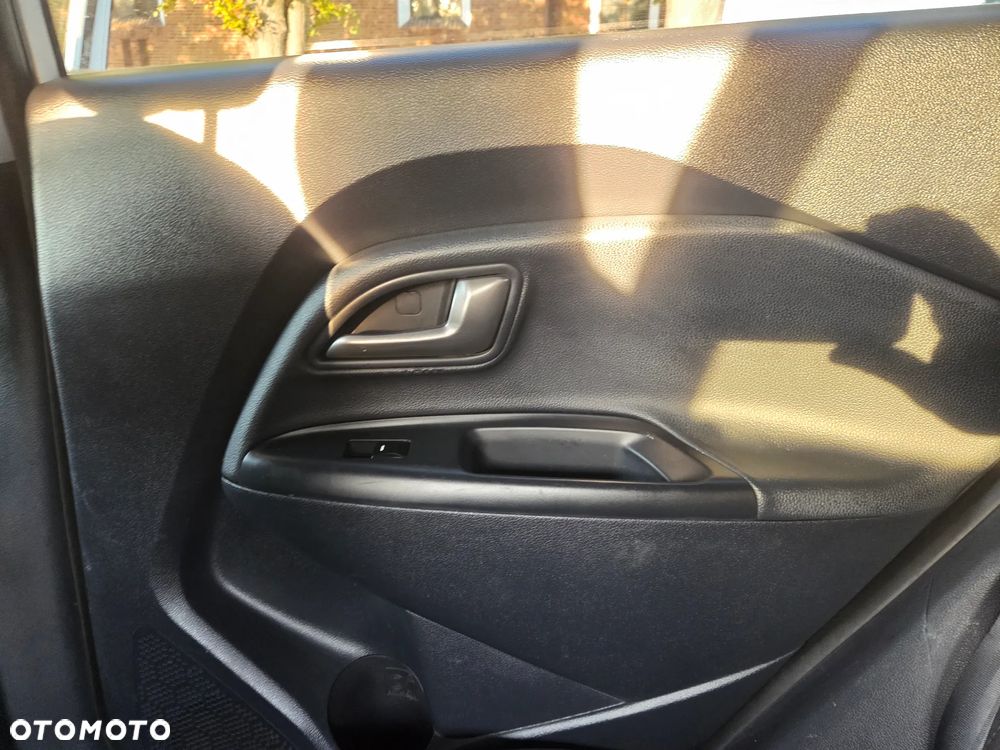 Kia Rio - 18