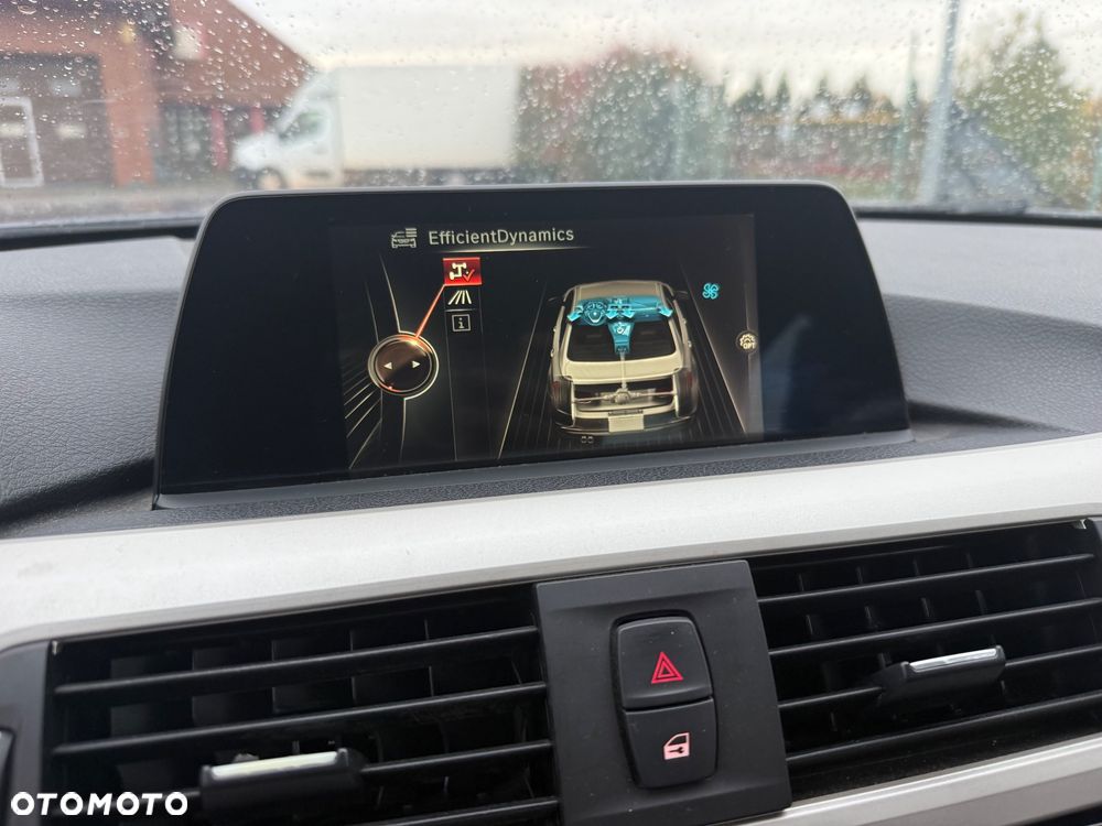 BMW Seria 3 318d Modern Line - 29