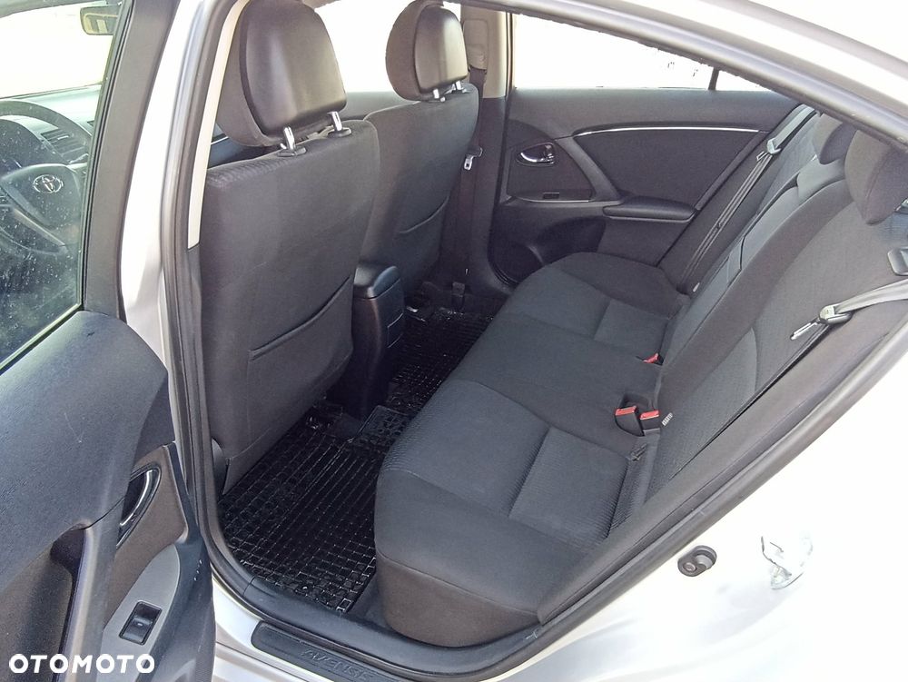 Toyota Avensis 2.0 D-4D - 15