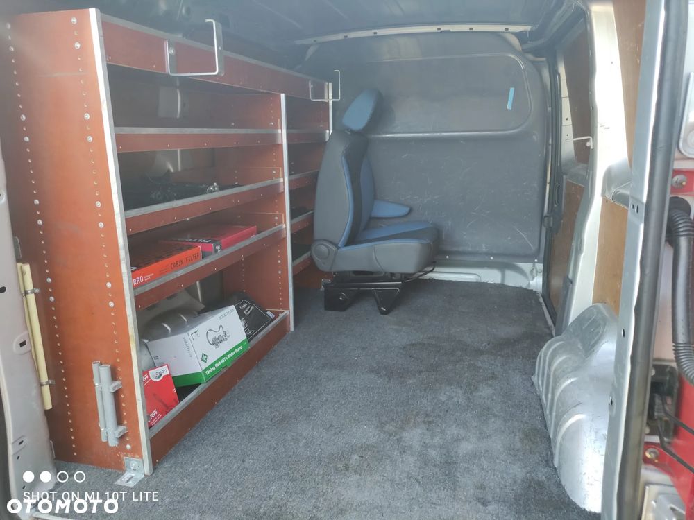 Peugeot EXPERT - 13