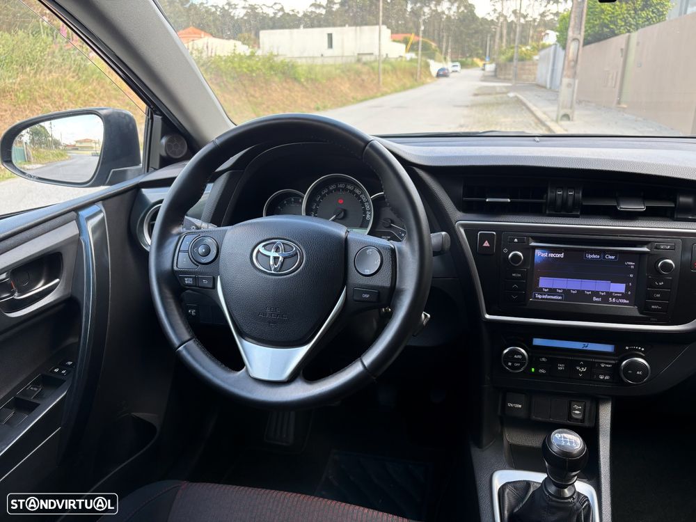 Toyota Auris 1.4 D-4D Comfort+Pack Sport - 10