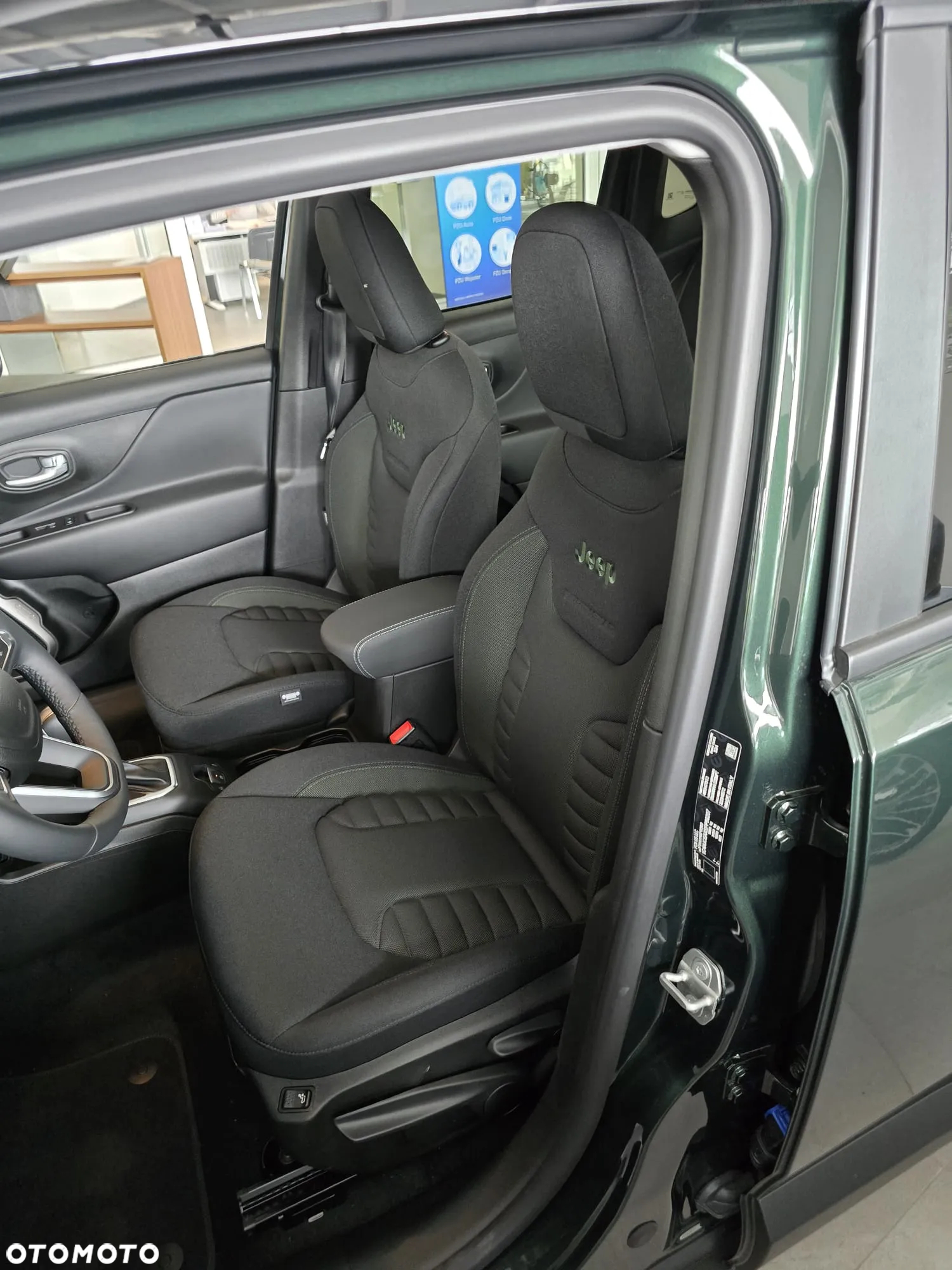 Jeep Renegade 1.5 T4 mHEV North Star FWD S&S DCT - 8
