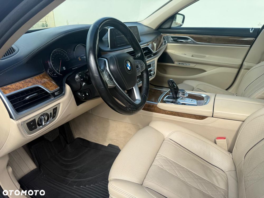 BMW Seria 7 740Li - 10
