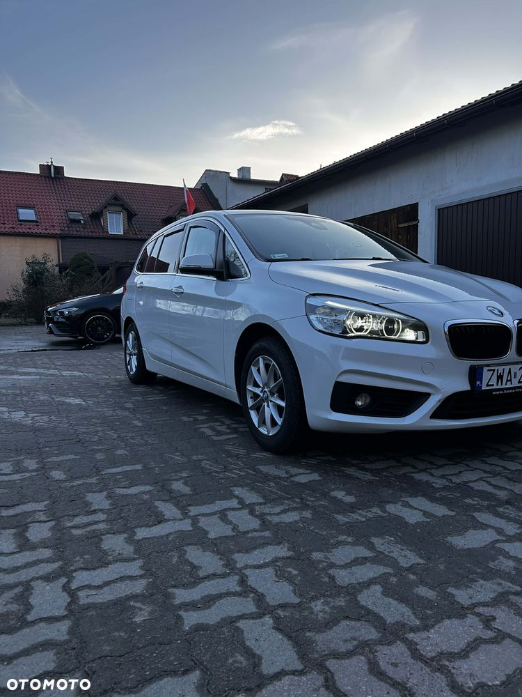 BMW Seria 2 218d - 2