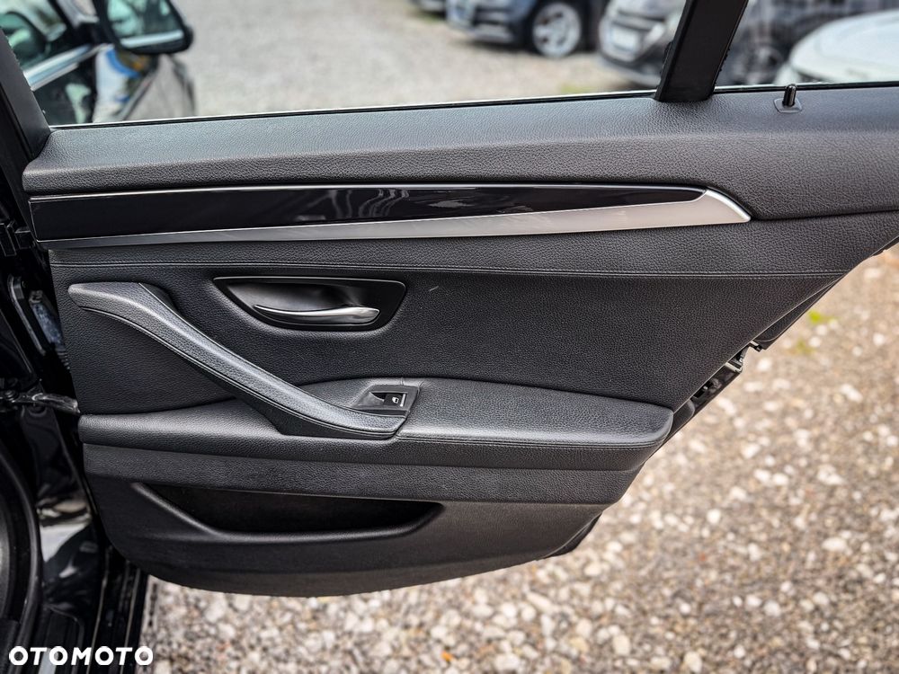 BMW Seria 5 525d Modern Line - 24