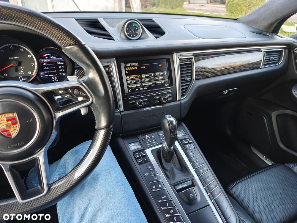 Porsche Macan Turbo - 17