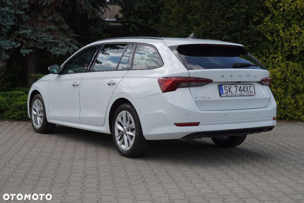 Skoda Octavia 2.0 TDI DSG Ambition - 6