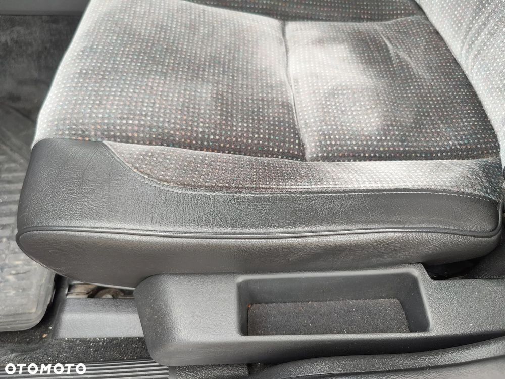 Volvo 850 2.5-20 GLT - 29