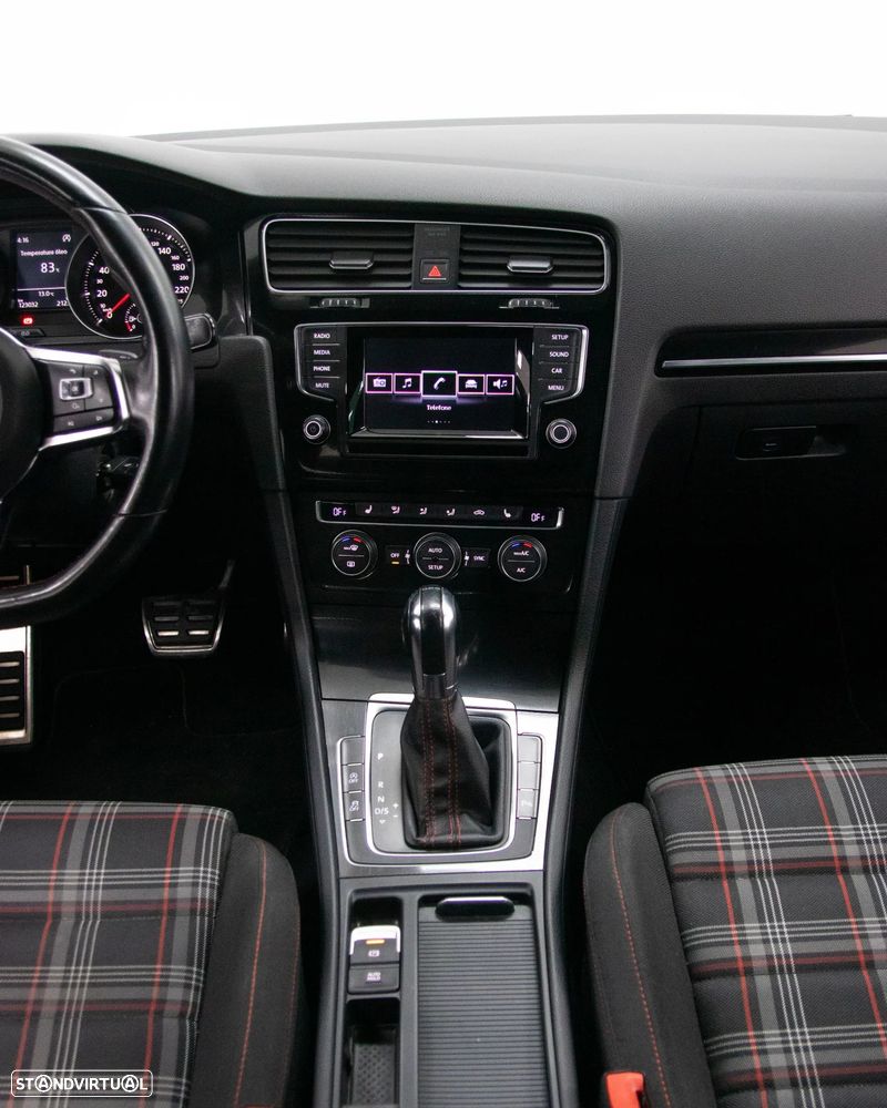 VW Golf 2.0 TSi GTi DSG Performance - 23