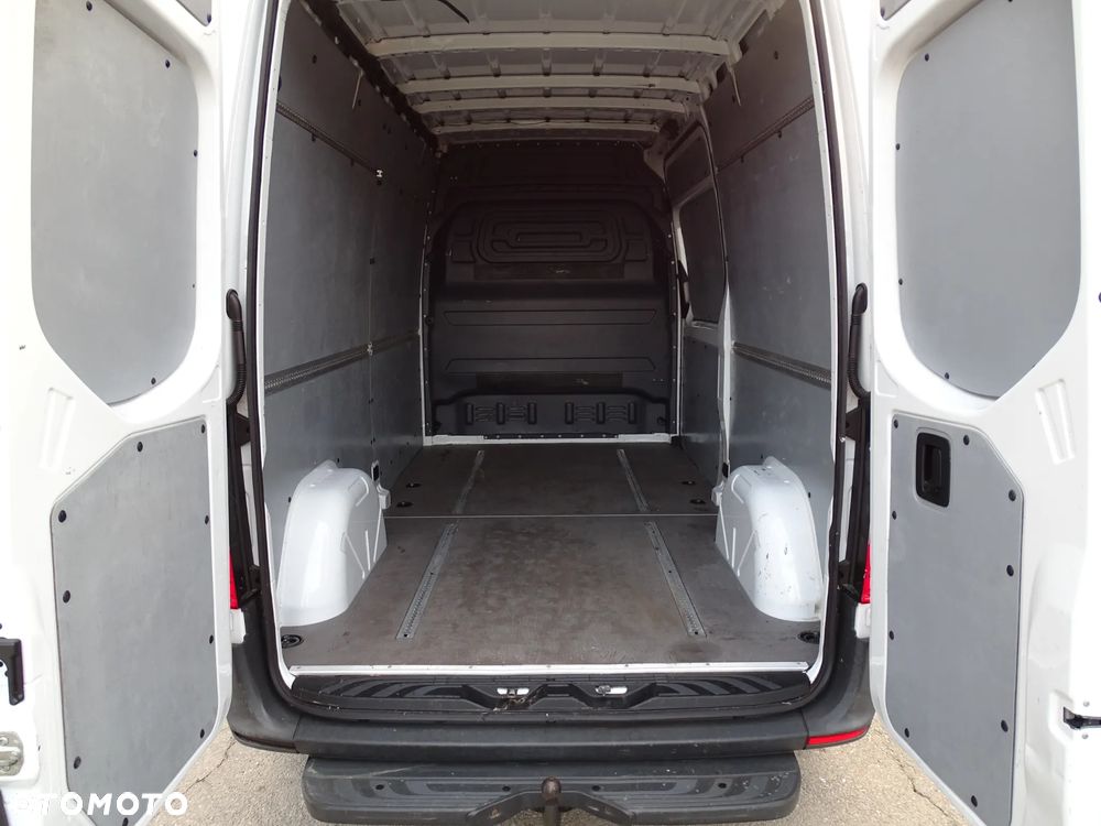 Mercedes-Benz SPRINTER - 11