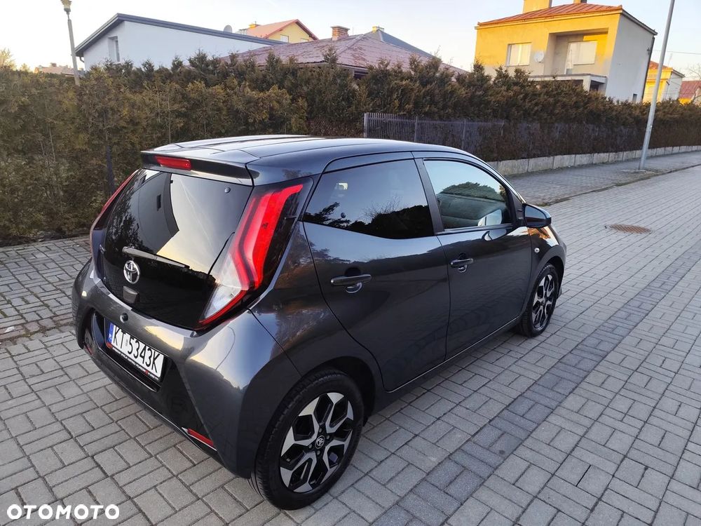 Toyota Aygo x-clusiv - 4