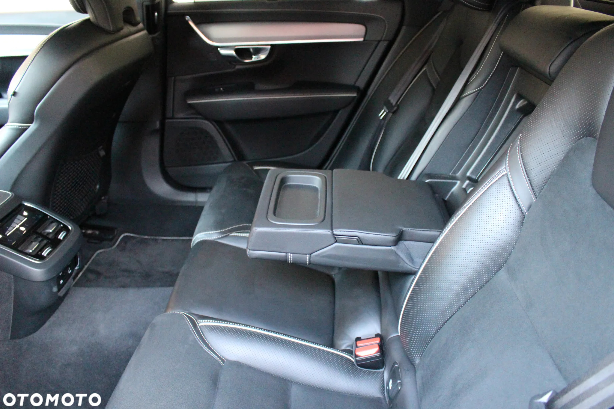 Volvo V90 D4 Geartronic R Design - 23