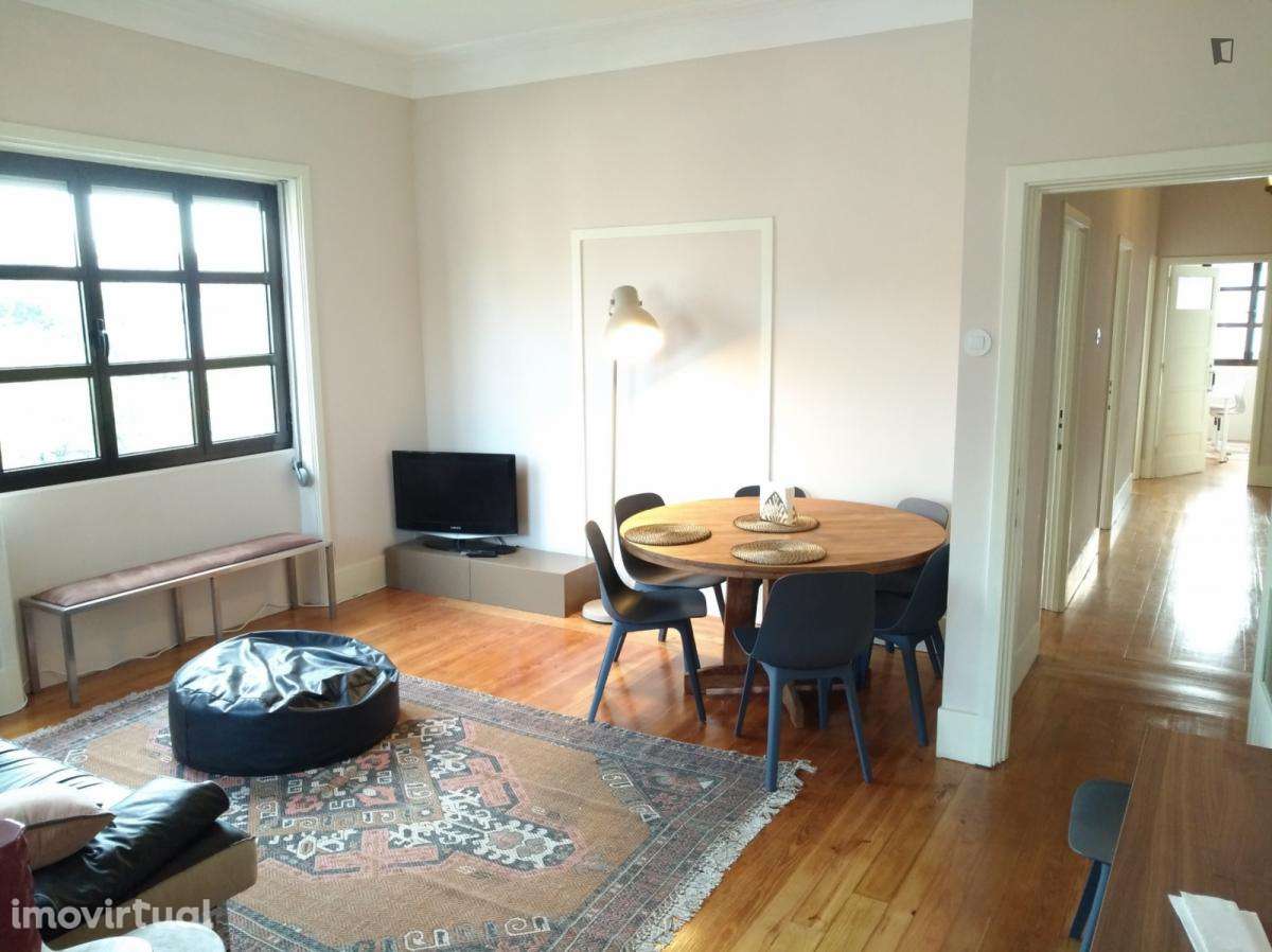 Quarto - localizado em Paranhos Porto - Grande imagem: 2/11