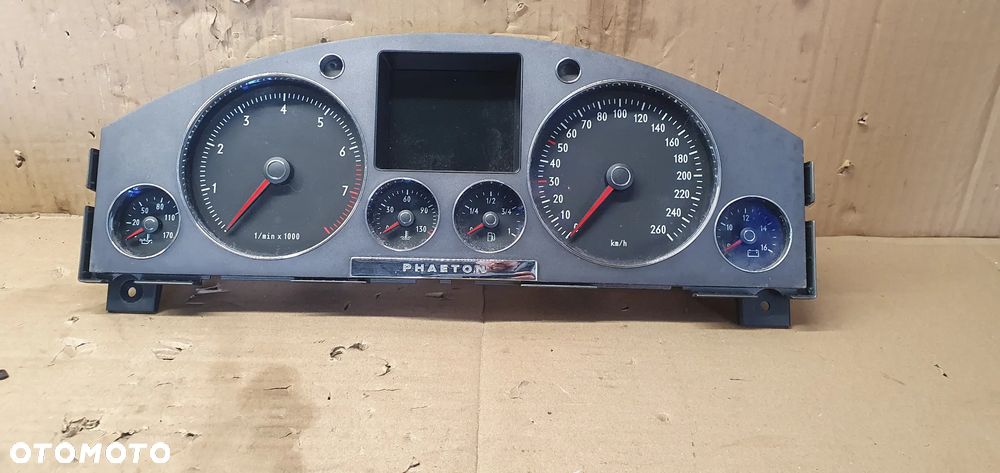Licznik zegary oryginał VW Phaeton 3.2 VR6 3D0920881R - 6