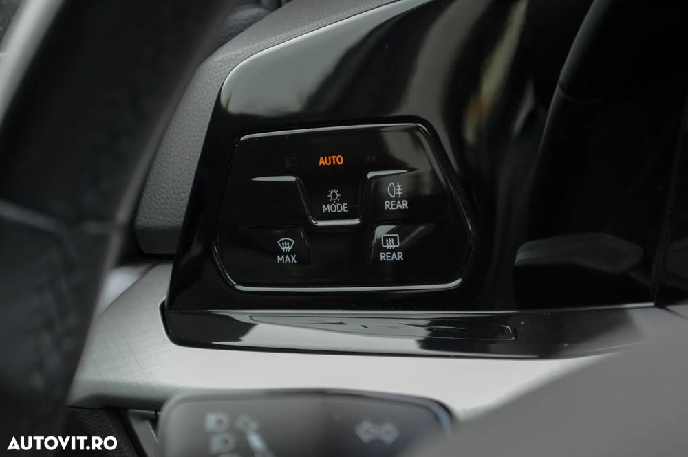 Volkswagen Golf - 29