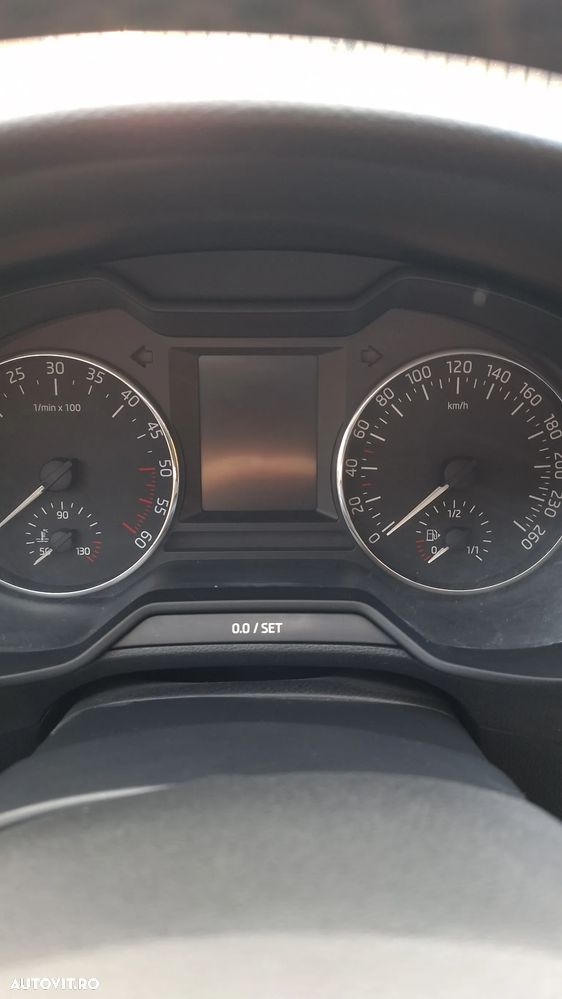 Skoda Octavia 2.0 TDI ELEGANCE DSG - 5