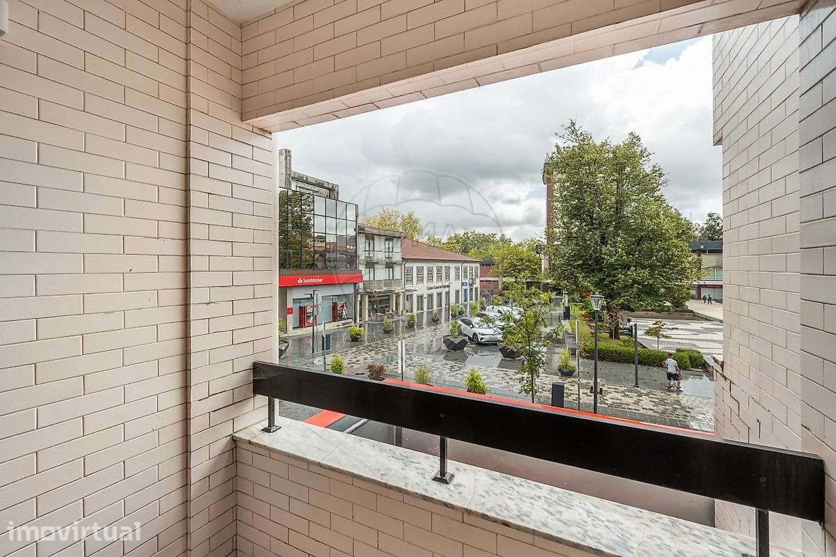 Apartamento T2+1 Renovado no Coração de Vila Nova de Famalicão - Grande imagem: 3/24