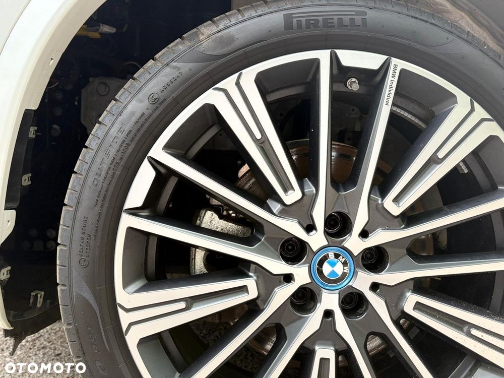 BMW iX1 - 13