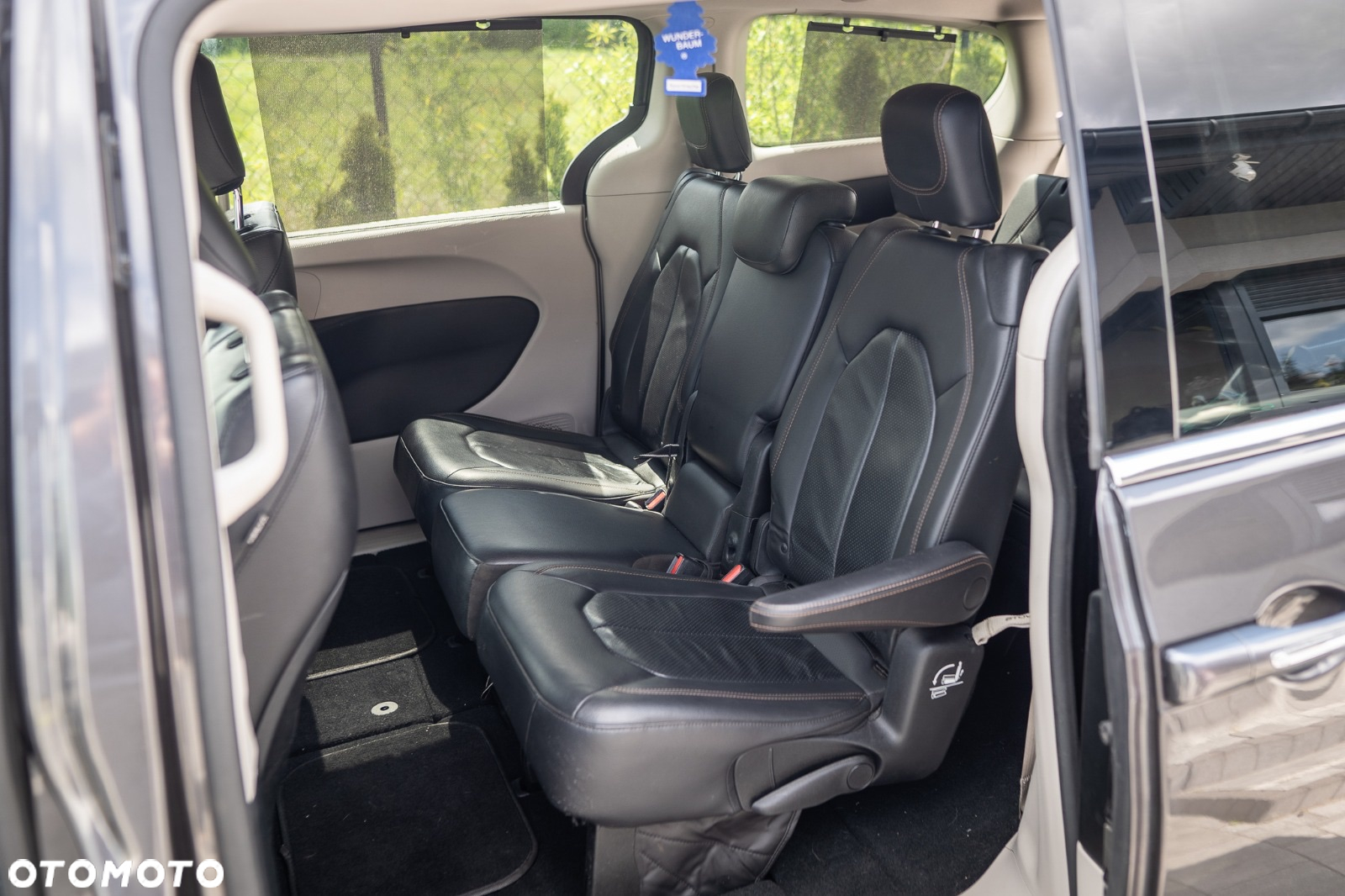 Chrysler Pacifica - 17
