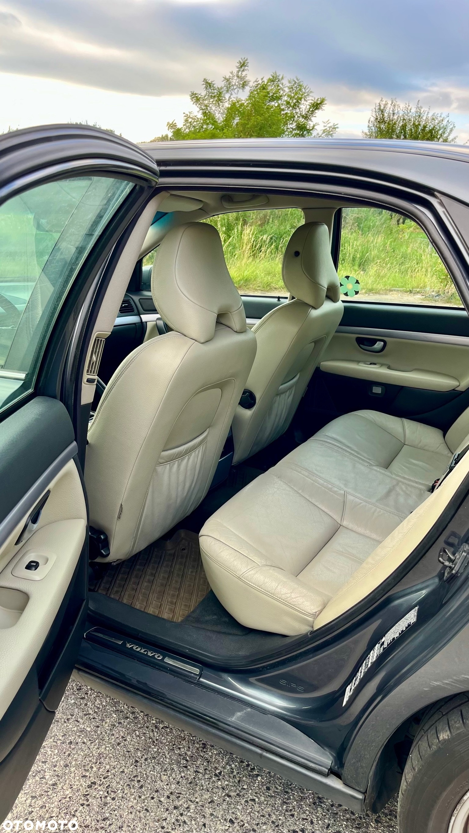 Volvo S80 2.4 - 35